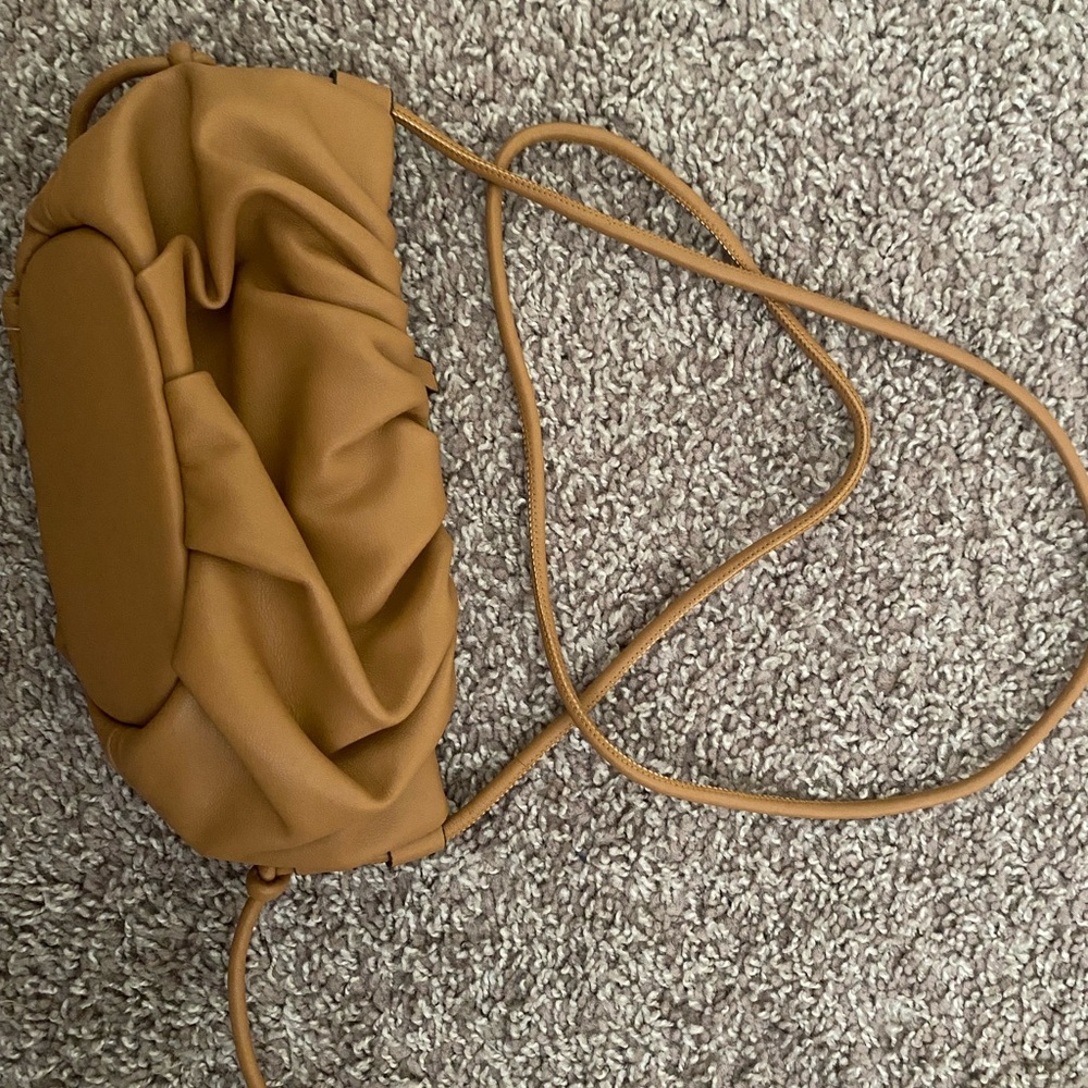 Mango Pleated Volume Bag - Picture 3 of 5